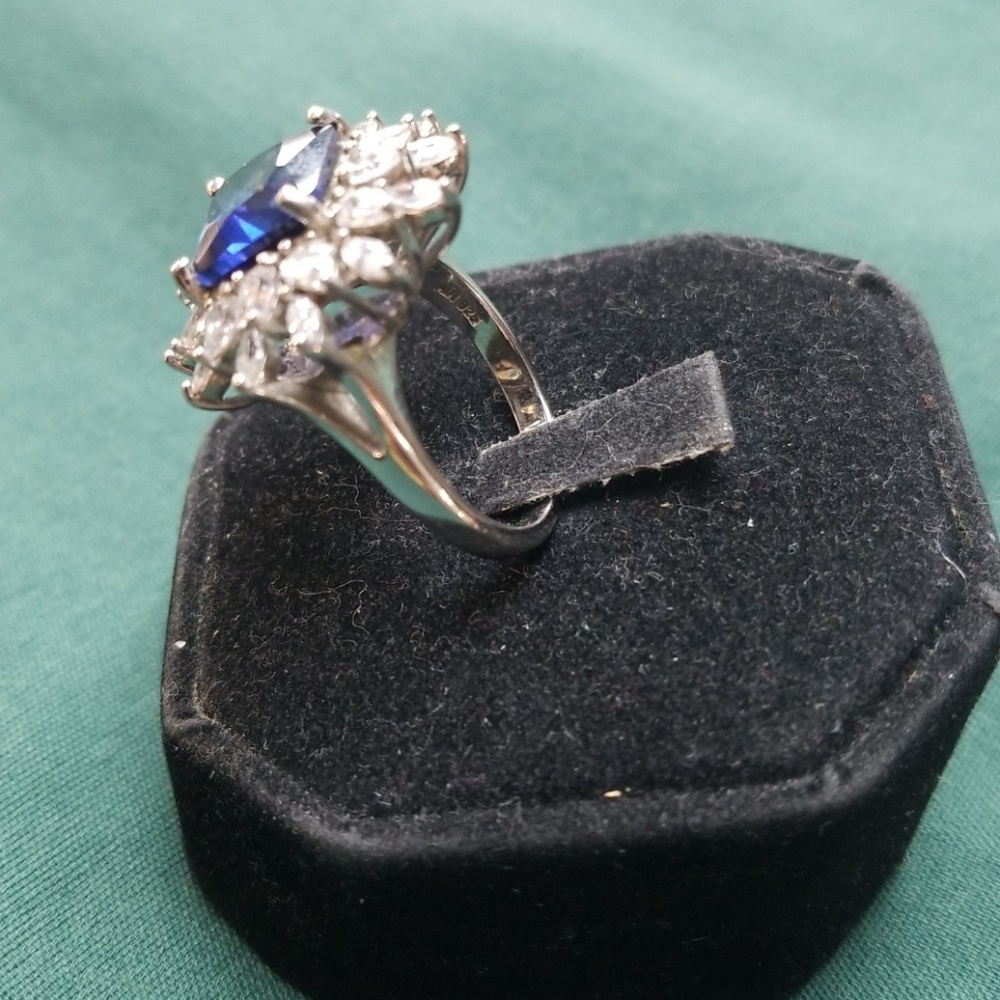 Sterling blue stone CZ ring - Picture 3 of 5